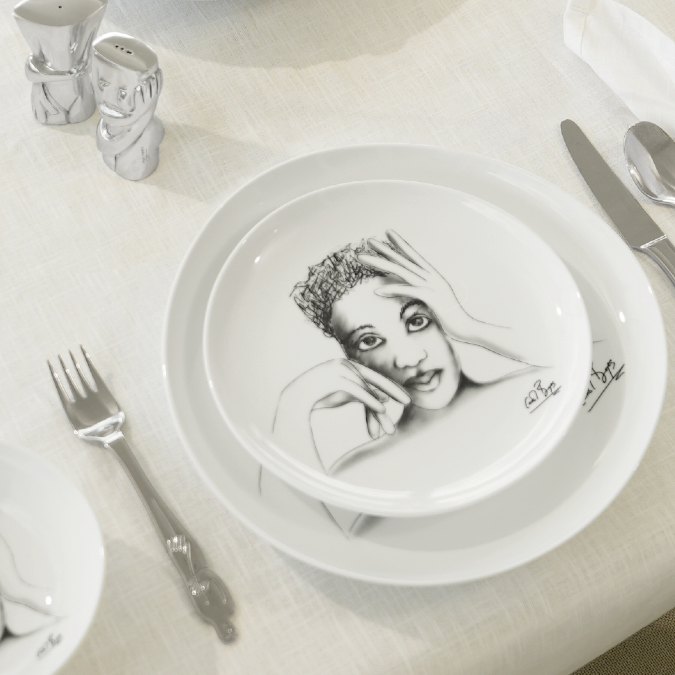Dinnerware 12Pc Set - In Vogue