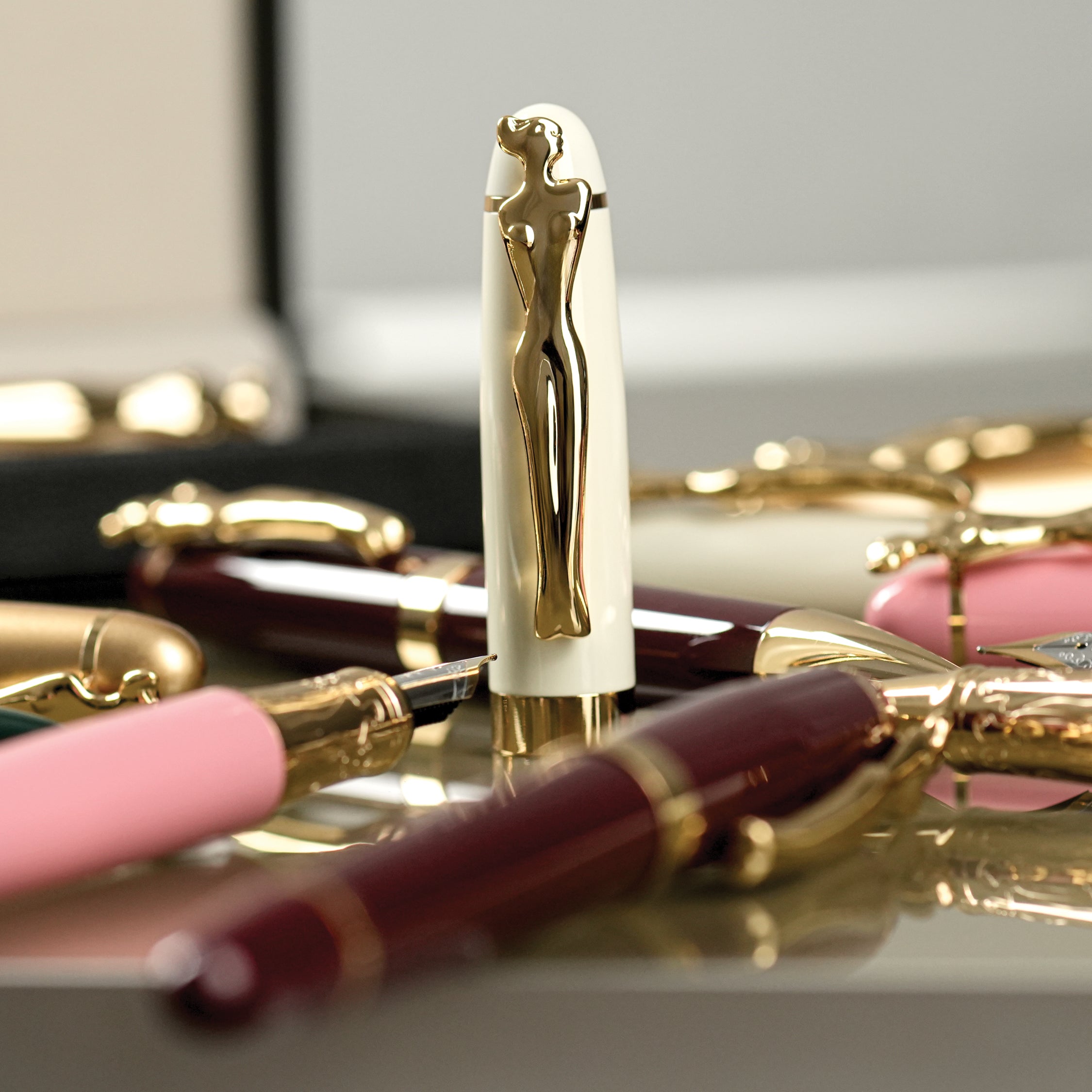 Fountain Pen - Woman - Gold - Cream
