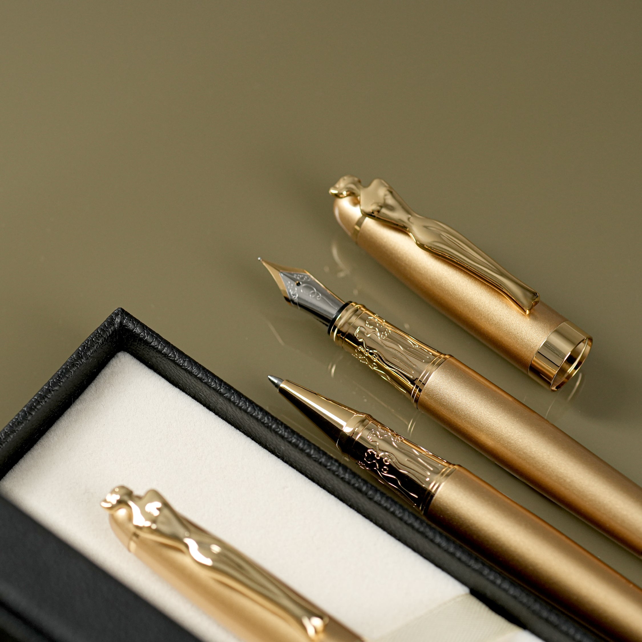 Fountain Pen - Woman - Gold - Gold