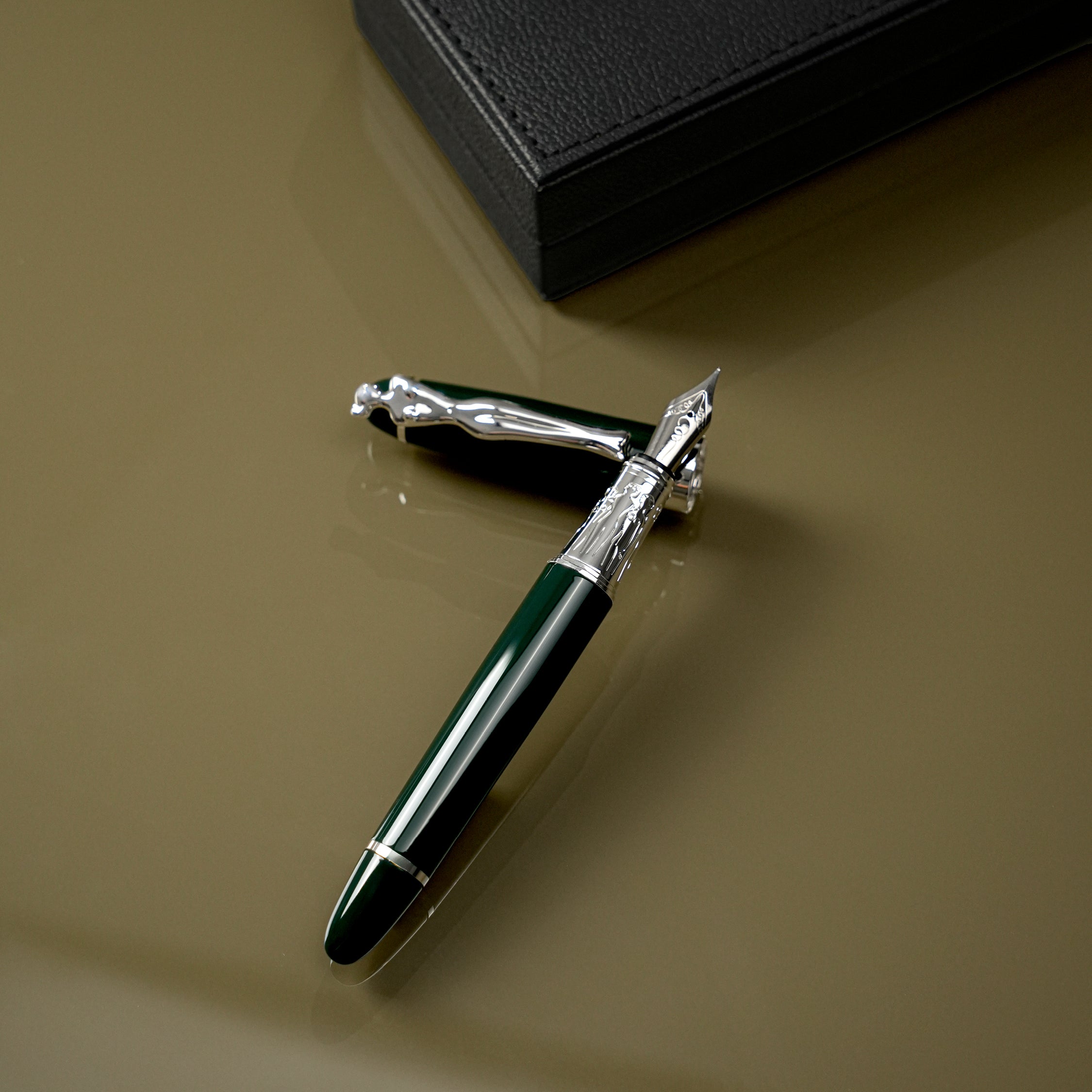 Fountain Pen - Woman - Silver - Bottle Green