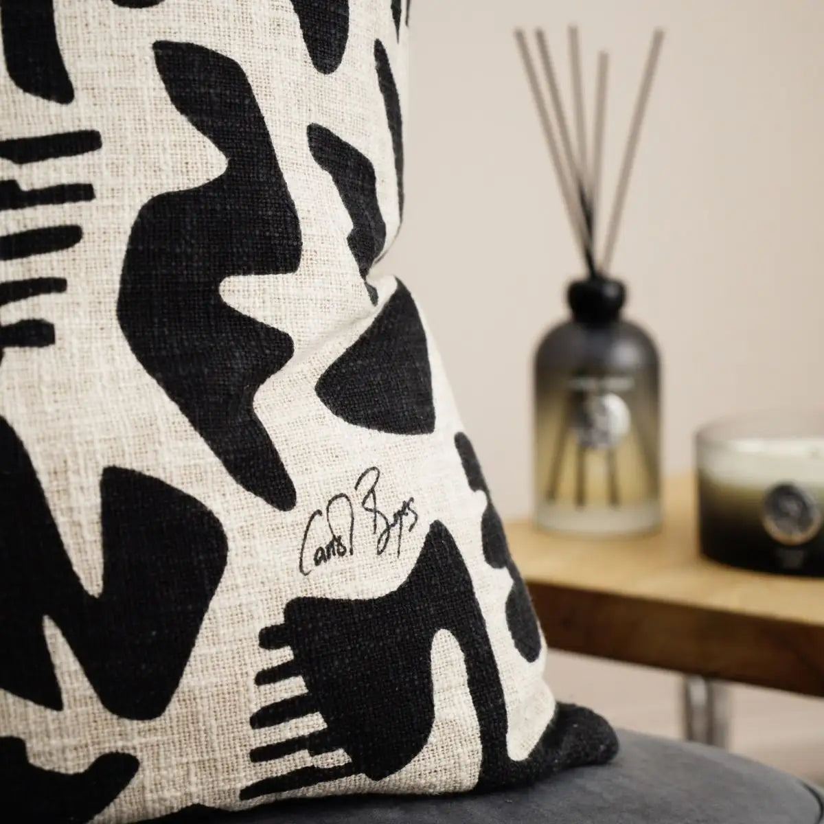Cushion - Lacuna Black
