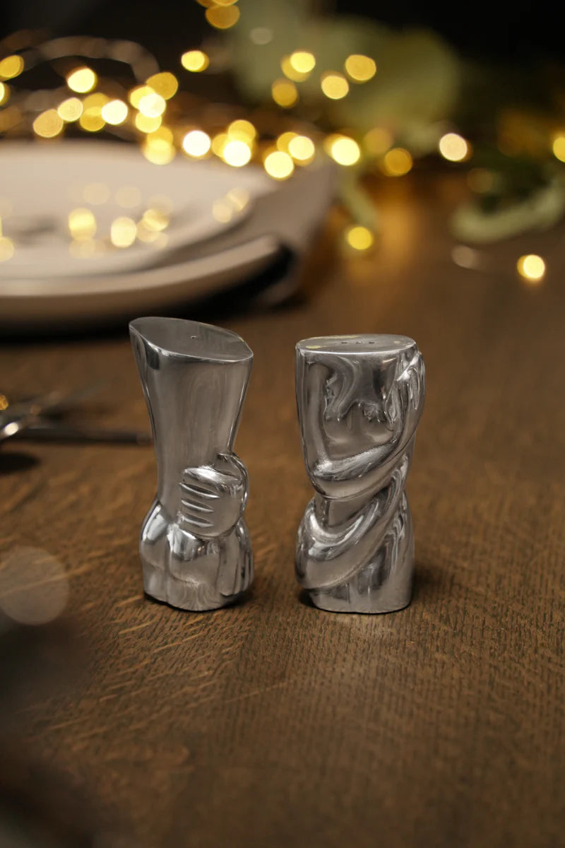 SALT AND PEPPER SET - male female torso