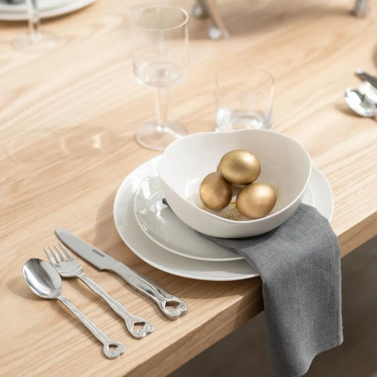 Cutlery 20Pc Set And Stand - Hanging Wave