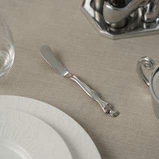 BUTTER KNIFE - woman