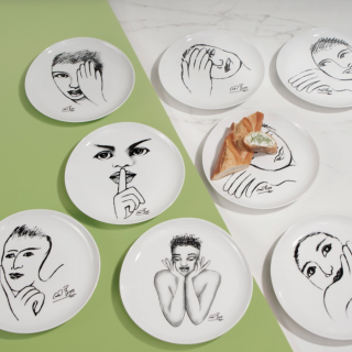 DINNER PLATE SET OF 4 - just a minute!