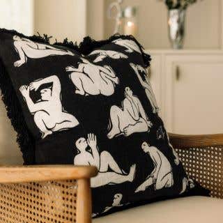 CUSHION - lazy days black